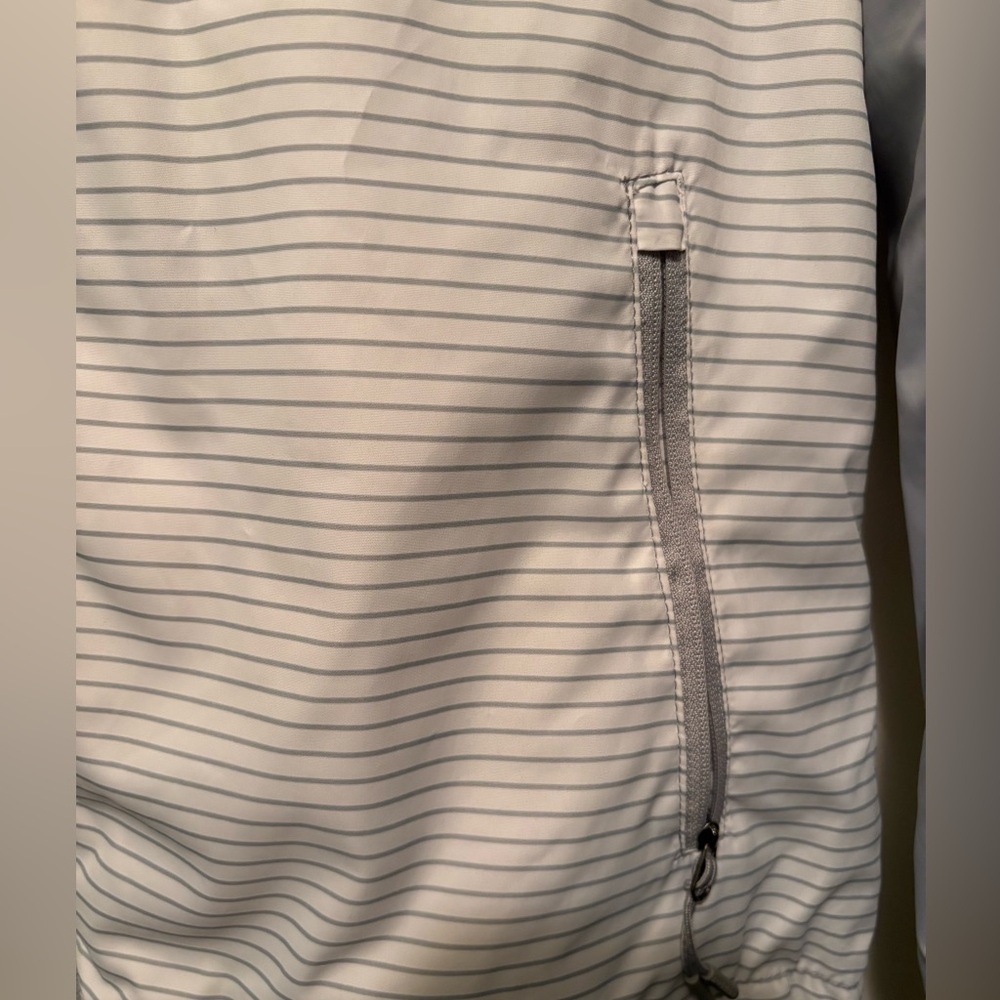 New Balance Windbreaker - Picture 4 of 5